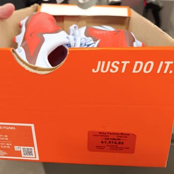 Nike Mağazasındaki Etiket Fiyatı İle Kasa Fiyatı Arasındaki Büyük Fark
