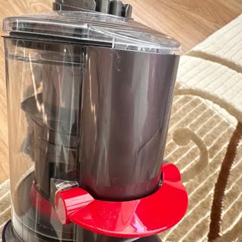 Dyson V12 Toz Haznesi Kapanmıyor, Garanti Kapsamında Hızlı Değişim Talebi