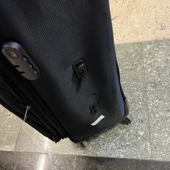 Ajet'te Kırık Valiz Teslimi Ve Sorumluluk Reddi