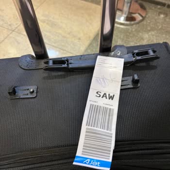 Ajet'te Kırık Valiz Teslimi Ve Sorumluluk Reddi