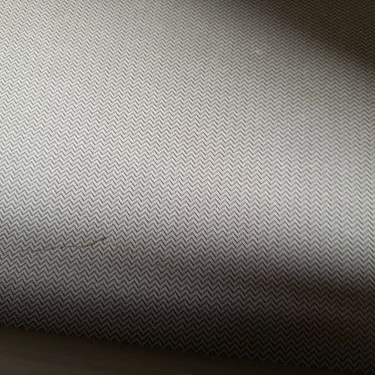 Arızalı Ve Kırık Koltuk Takımı Teslim Edildi, Acil Çözüm Bekliyor