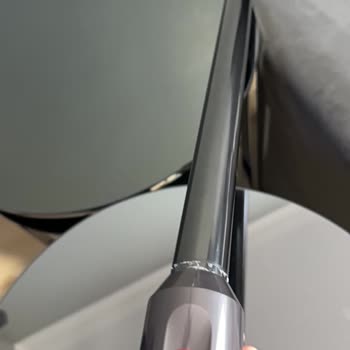 Dyson V12 Detect Süpürge Uzun Borusu Darbe Almadan Bozuldu