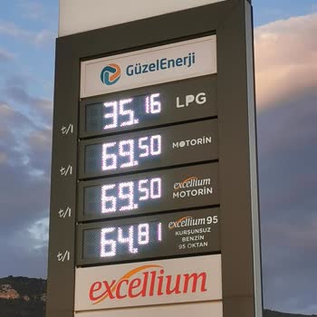 Total Energies Station Denies Free Toilet Access Directs to Paid Restroom