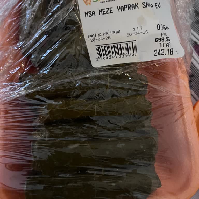 Taze Olduğu Söylenen Yaprak Sarma Çürük Kokuyla Satıldı