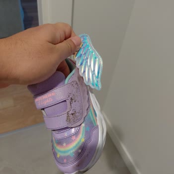 Bir Gün Kullanılan Çocuk Ayakkabısı Yırtıldı, İade Reddi Ve Uzun İnceleme Süreci