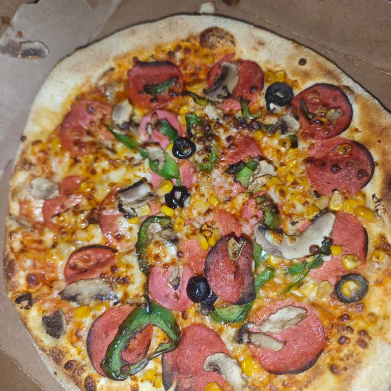 Soğuk Pizza Ve Saygısız Personel Tutumu