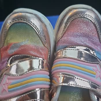 Vicco Ayakkabısındaki Işık Arızası Ve Tül Yırtığı Nedeniyle Mağazadan Değişim Reddedildi