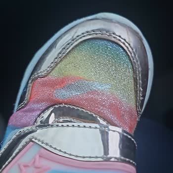 Vicco Ayakkabısındaki Işık Arızası Ve Tül Yırtığı Nedeniyle Mağazadan Değişim Reddedildi