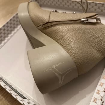 Tergan Krem Floater Ayakkabısının Renk Atması Ve Mağaza İlgisiz Tutumu