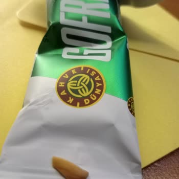 Kahve Dünyası Gofrik’te Antep Fıstığı Kabuğu Diş Kilitleyerek Sağlık Riski Yaratıyor