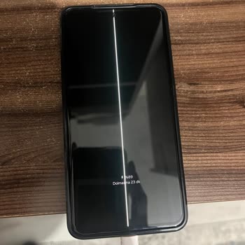 Samsung Galaxy S21 FE Ekranında Ortada Beliren Beyaz Çizgi Ve Kronik Arıza Ücretsiz Onarım Talebi