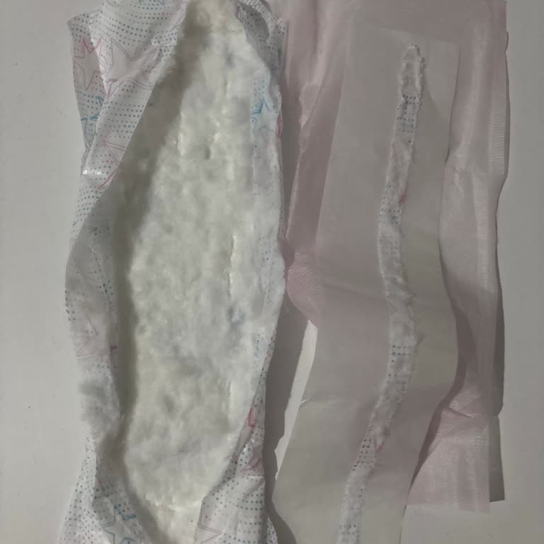 Kotex Ultra Gece Pedinde Yırtılma Ve Pamuk Sızıntısı; Ürün Değişimi Talebi