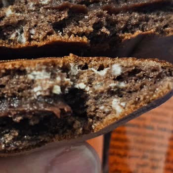 Pankek Paketi İçinde Beyaz, Yapıştırıcıya Benzer Ve Kötü Kokulu Madde: Hijyen Ve Sağlık Endişesi