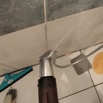 Kopmaz Dediği Duş Hortumu Kısa Sürede Koptu, İade Talebi