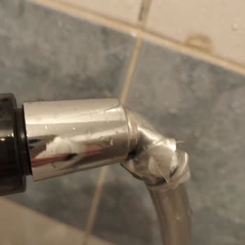 Kopmaz Dediği Duş Hortumu Kısa Sürede Koptu, İade Talebi