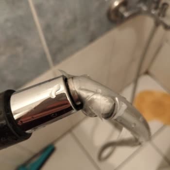 Kopmaz Dediği Duş Hortumu Kısa Sürede Koptu, İade Talebi