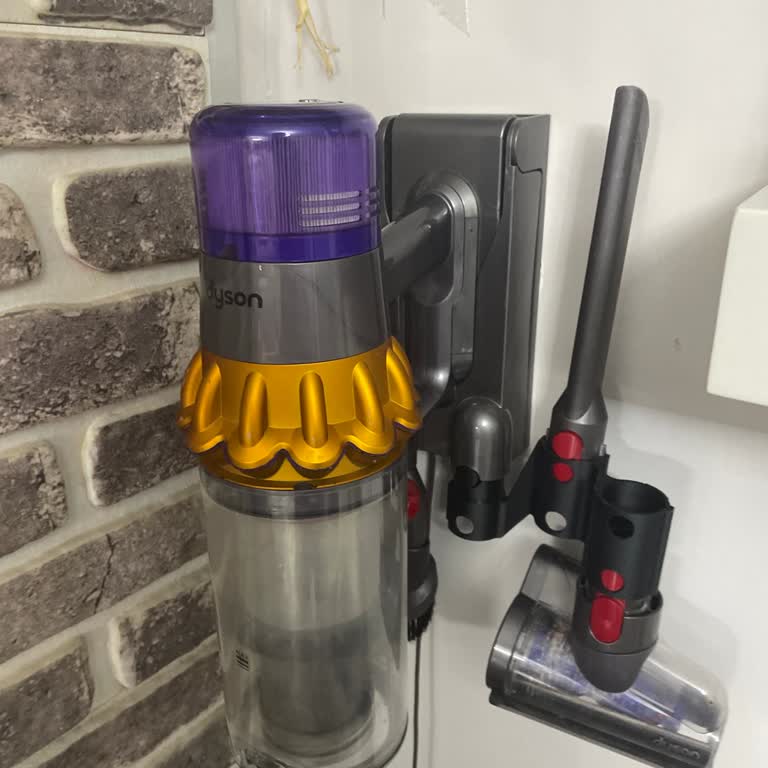Dyson V15 Süpürgemde Tekrarlanan Arızalar Ve Yeniden Değişim Talebi
