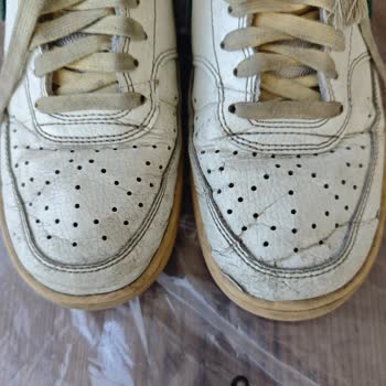 Nike Ayakkabım Ayıplı, Kısa Sürede Parçalandı Ve Mağaza Değişim Reddetti