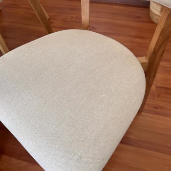 Altı Ay Beklediğimiz Sandalyeler Yanlış Renk Ve Lekelerle