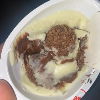 Kinder Joy’da Görülen Beyaz Parçalar Ve Hijyen Sorunu İçin Değişim Talebi
