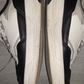 Kalitesiz Ayakkabı: Üç Kullanımdan Sonra Deri Çatlakları Ve İç Taban Kayması