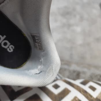 Erken Aşınma Ve Açılma Nedeniyle Adidas Ayakkabımın Değişim Talebi Reddedildi