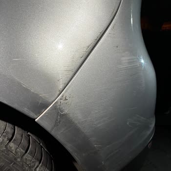 Şirket Aracının Kaçtığı Ve Aileye Yönelik Tehdit İçeren Çarpışma