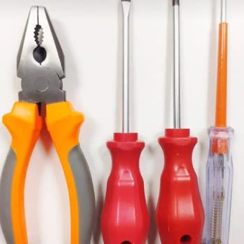 Görseldeki Büyük Pense Gerçekte Mini Pense Olarak Geldi