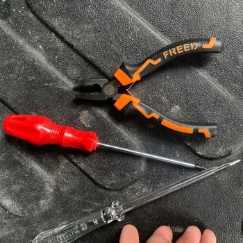 Görseldeki Büyük Pense Gerçekte Mini Pense Olarak Geldi