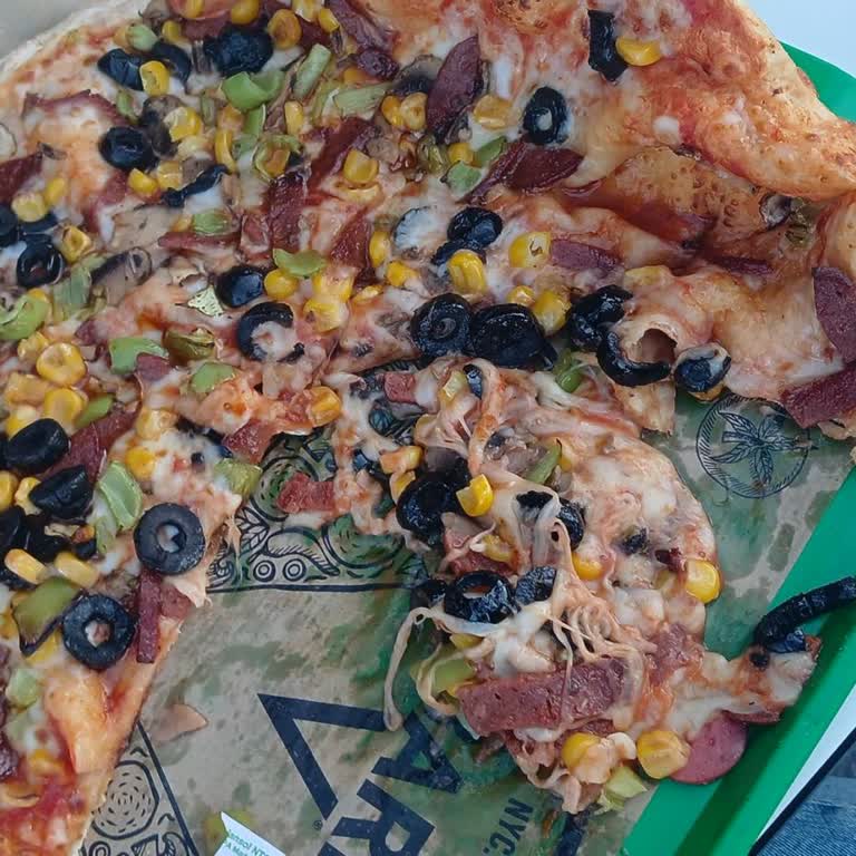 Sbarro’da Kalitesiz Pizza Ve Şeffaf Olmayan Fiyatlandırma