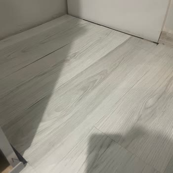 Kurulum Hatası Nedeniyle Su Baskını Ve Laminat Hasarı
