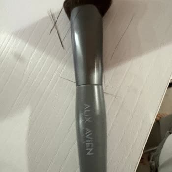 Alix Avien Fondöten Fırçası Kalite Sorunu: Kılları 2 Ayda Dökülüyor, Değişim Talebi