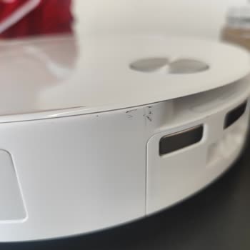 Robot Süpürge Bir Ayda Siyah Lekeler Oluştu Ve Servis Yetersiz