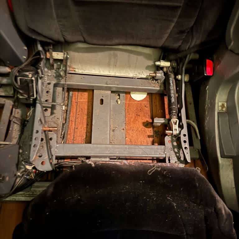 Metro Turizm'de Kırık Koltuk Ve Karışık Cinsiyetli Oturma Düzeni Şikayeti