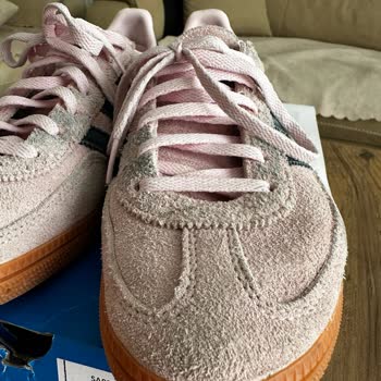 Az Kullanımda Renk Solan Adidas Ayakkabı İçin Değişim Talebi