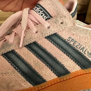 Az Kullanımda Renk Solan Adidas Ayakkabı İçin Değişim Talebi