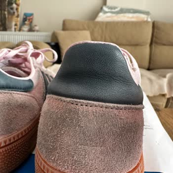 Az Kullanımda Renk Solan Adidas Ayakkabı İçin Değişim Talebi