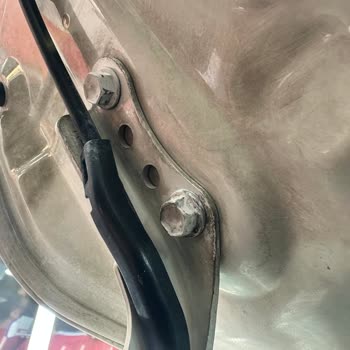 Motor Kaputu Çıkarılıp Boyanmış Olarak Satılan Araçta 50 Bin TL Maddi Zarar