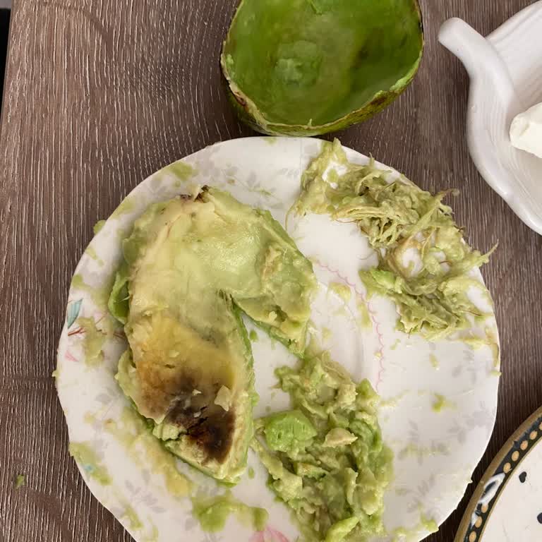 Migros Tarsus’tan Bebek İçin Alınan Avokadonun Çürük Ve Lifli Olması