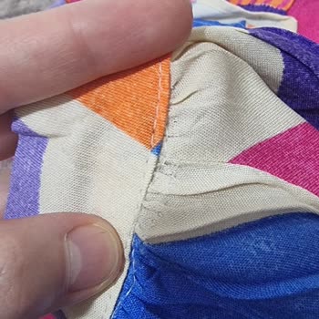 Stokta Olmayan Şal Ve Defolu Elbise Nedeniyle Tam İade Talebi