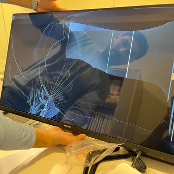 Kırık TV Ekranı Ve A101’in Cevapsız Müşteri Hizmeti