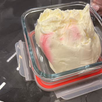 Pembe Renkli Tereyağı Şoku: Sağlık Endişesi Ve İade Talebi