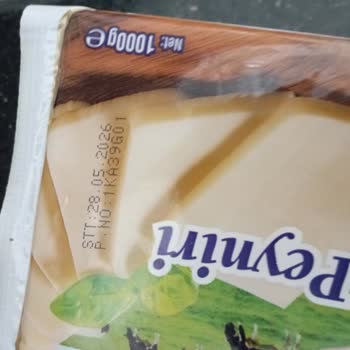 Tarihi Geçmemiş Kaşarda Küf: Sağlık Endişesi Ve İade Talebi