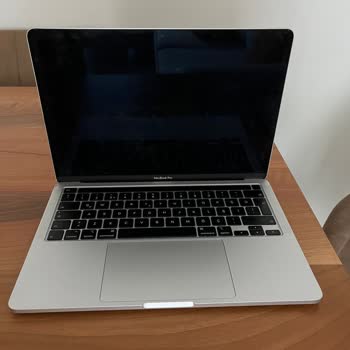 Yetkili Servis Sonrası Macbook Pro Çalışmaz Hale Geldi Ücretsiz Onarım Talebi