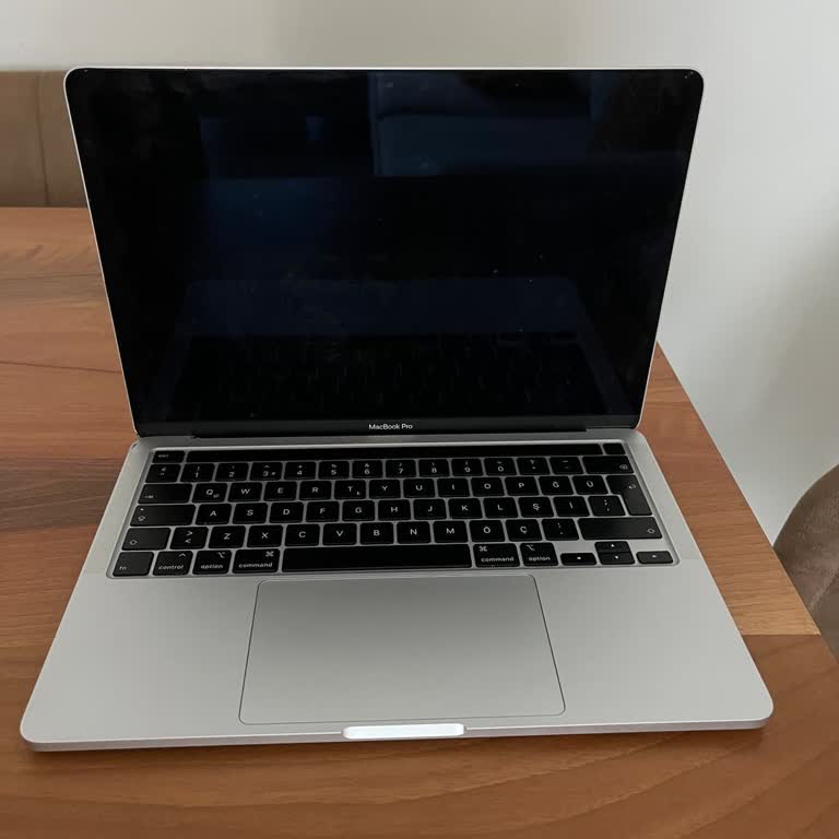 Yetkili Servis Sonrası Macbook Pro Çalışmaz Hale Geldi Ücretsiz Onarım Talebi