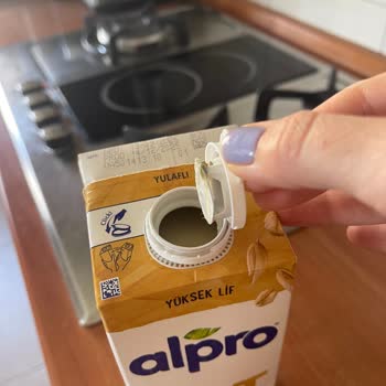 Alpro Yulaf Sütü Kapakta Küf: Güven Ve Sağlık Endişesi