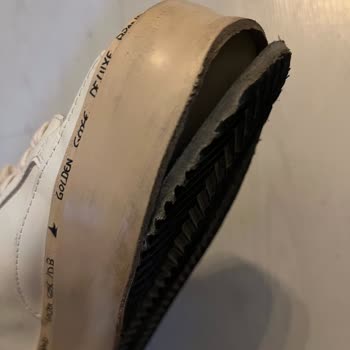 Golden Goose Ayakkabısının Tabanı 5 Gün İçinde Ayrıldı, Satıcı Sorumluluk Reddi
