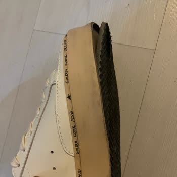 Golden Goose Ayakkabısının Tabanı 5 Gün İçinde Ayrıldı, Satıcı Sorumluluk Reddi