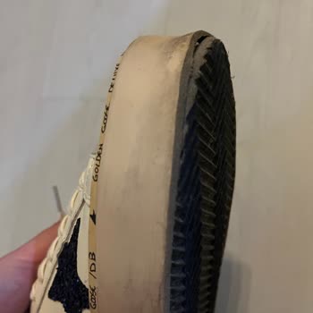 Golden Goose Ayakkabısının Tabanı 5 Gün İçinde Ayrıldı, Satıcı Sorumluluk Reddi
