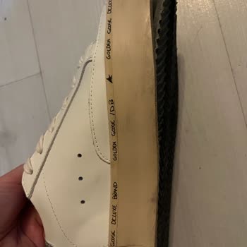 Golden Goose Ayakkabısının Tabanı 5 Gün İçinde Ayrıldı, Satıcı Sorumluluk Reddi